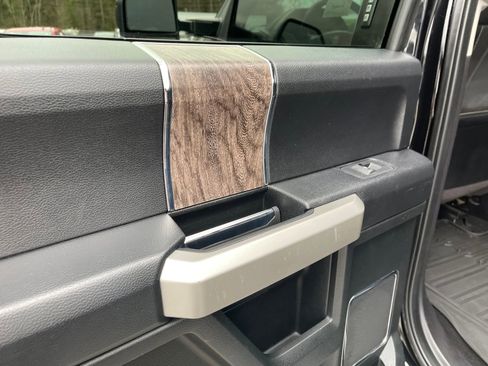 Used 2019 Ford F250 Lariat w/ Lariat Value Package image 21