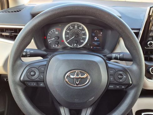 Used 2021 Toyota Corolla LE w/ LE Convenience Package FWD image 12
