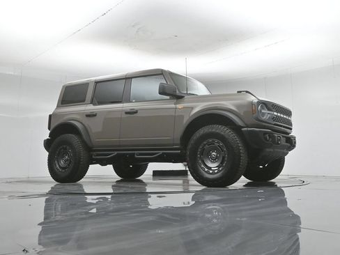 Used 2025 Ford Bronco Badlands w/ Sasquatch Package AWD/4WD image 53