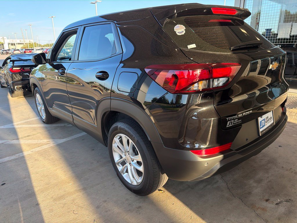 Used 2025 Chevrolet TrailBlazer LS w/ LS Confidence Package FWD image 6