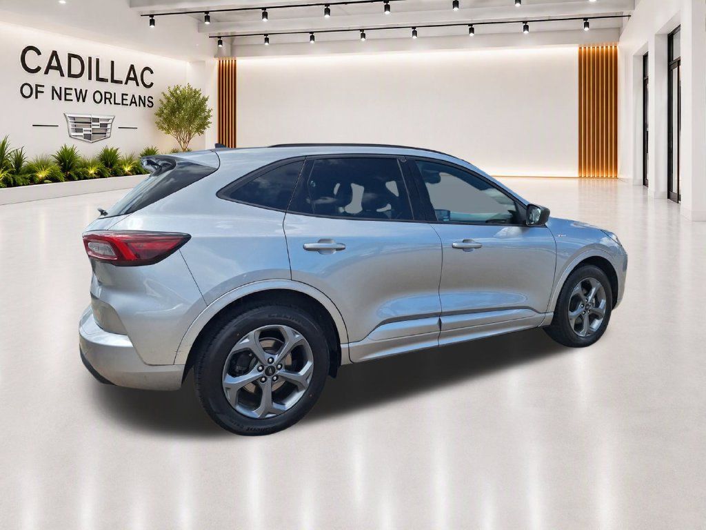 Used 2024 Ford Escape ST-Line FWD image 3