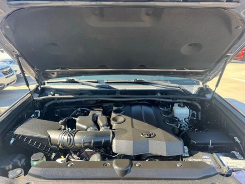 Used 2018 Toyota 4Runner SR5 Premium image 38