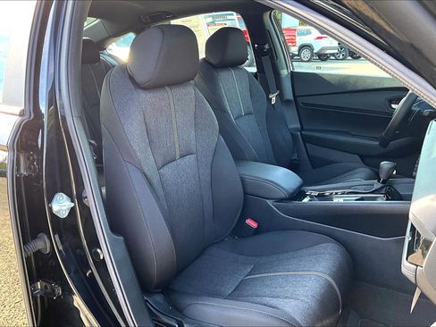 Used 2025 Honda Accord Sport image 7