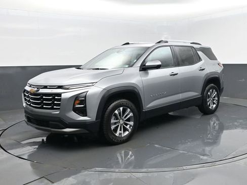 Used 2025 Chevrolet Equinox LT w/ Convenience Package II image 1