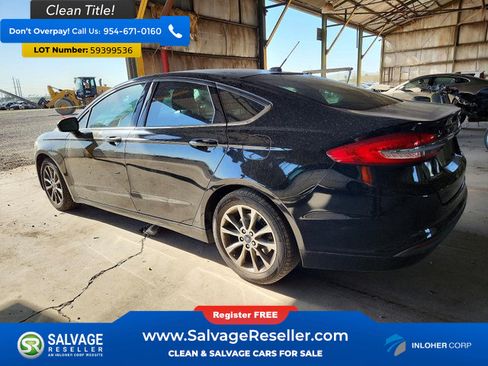 Used 2017 Ford Fusion SE FWD image 3