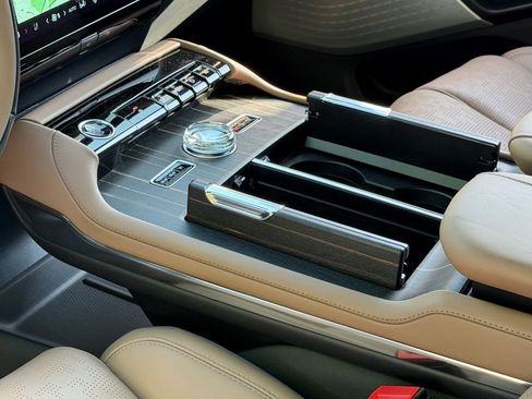 New 2026 Lincoln Navigator L Black Label AWD/4WD image 23