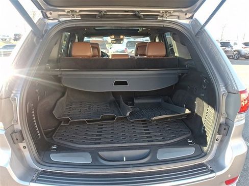Used 2020 Jeep Grand Cherokee Overland image 32