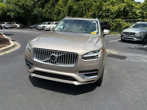Used 2024 Volvo XC90 T8 Plus w/ Protection Package AWD/4WD image 5