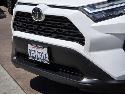 Used 2023 Toyota RAV4 LE AWD/4WD image 7