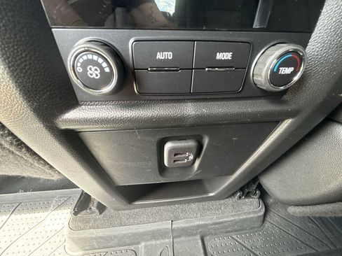 Certified 2023 Chevrolet Traverse LT FWD image 20