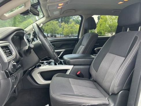 Used 2021 Nissan Titan SV w/ SV Convenience Package AWD/4WD image 13