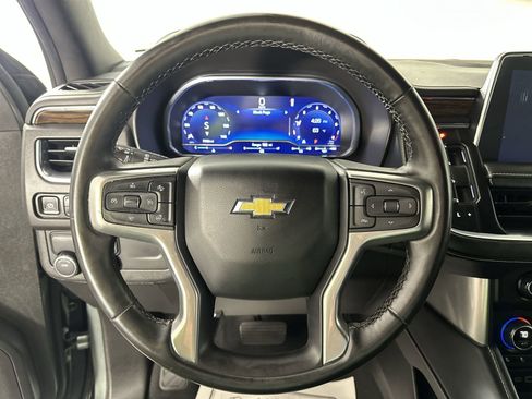 Used 2023 Chevrolet Suburban Premier image 18