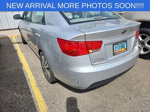 Used 2013 Kia Forte EX w/ Premium Pkg FWD image 3