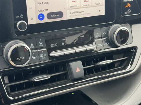 Certified 2023 Toyota Highlander XLE image 33