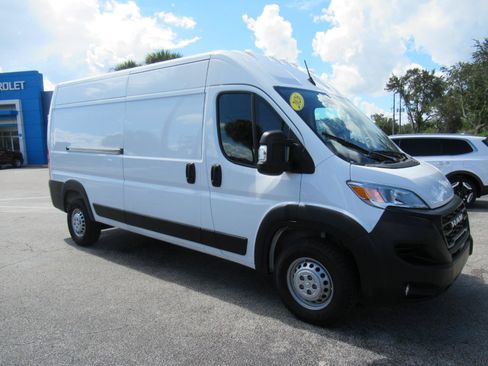 Used 2026 RAM ProMaster 2500 w/ Convenience Group FWD image 5
