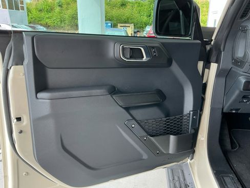 Used 2025 Ford Bronco Outer Banks AWD/4WD image 35