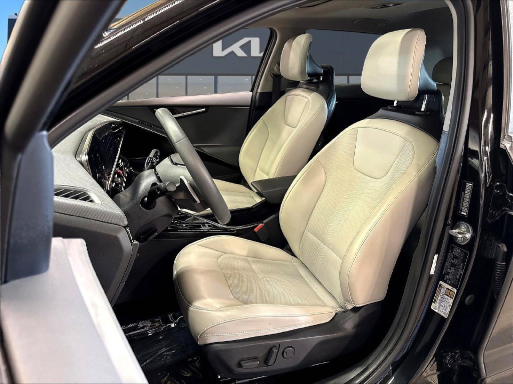 Certified 2023 Kia Niro EX Touring FWD image 26