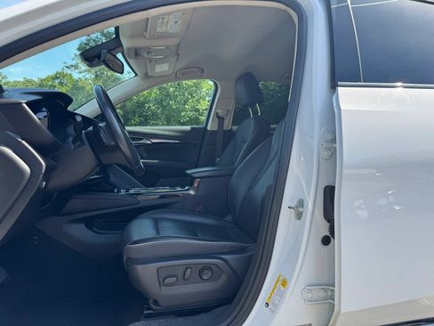 Used 2021 Buick Envision Essence w/ Sport Touring Package AWD/4WD image 19