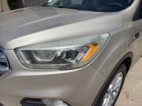 Used 2017 Ford Escape SE w/ Equipment Group 201A FWD image 7