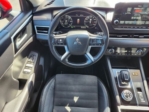 Used 2023 Mitsubishi Outlander SE AWD/4WD image 12