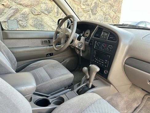 Used 2004 Nissan Pathfinder SE image 30