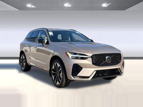 New 2026 Volvo XC60 B5 Plus w/ Climate Package AWD/4WD image 7