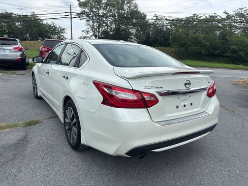 Used 2016 Nissan Altima 2.5 SL w/ 2.5 Technology w/LED Package FWD image 9