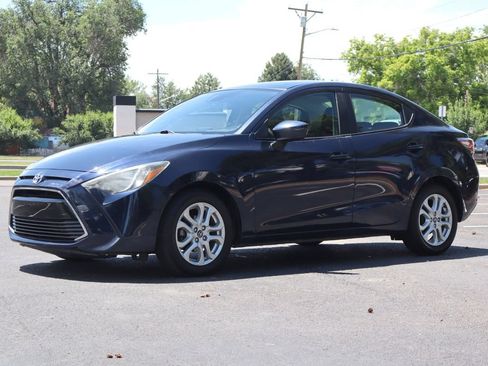 Used 2018 Toyota Yaris iA FWD image 11