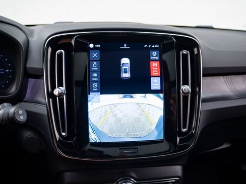 Used 2023 Volvo XC40 Recharge Ultimate AWD/4WD image 22