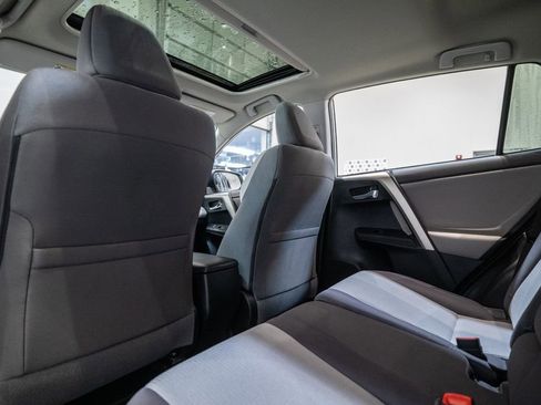 Used 2015 Toyota RAV4 XLE image 31