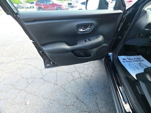 Certified 2023 Honda HR-V LX image 12