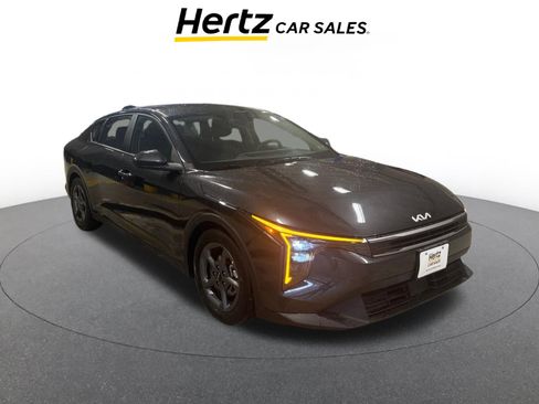 Used 2025 Kia K4 LXS image 1