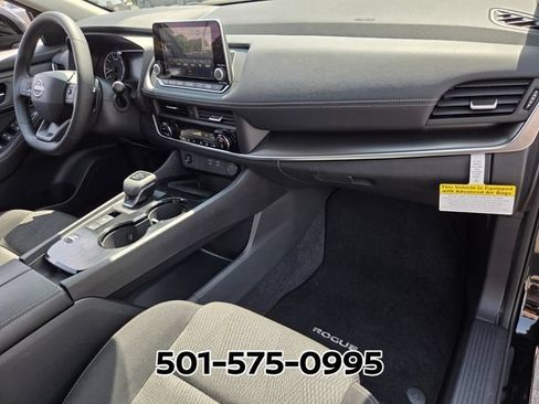 Used 2026 Nissan Rogue SV FWD image 18