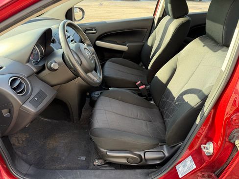 Used 2014 MAZDA MAZDA2 Sport image 11
