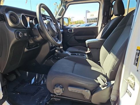 Used 2023 Jeep Gladiator Sport image 13