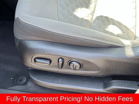 Used 2019 Chevrolet Equinox LT AWD/4WD image 27