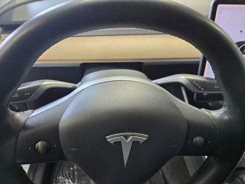 Used 2020 Tesla Model Y Long Range image 15