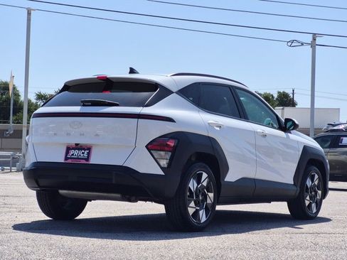 Used 2025 Hyundai Kona SEL FWD image 5