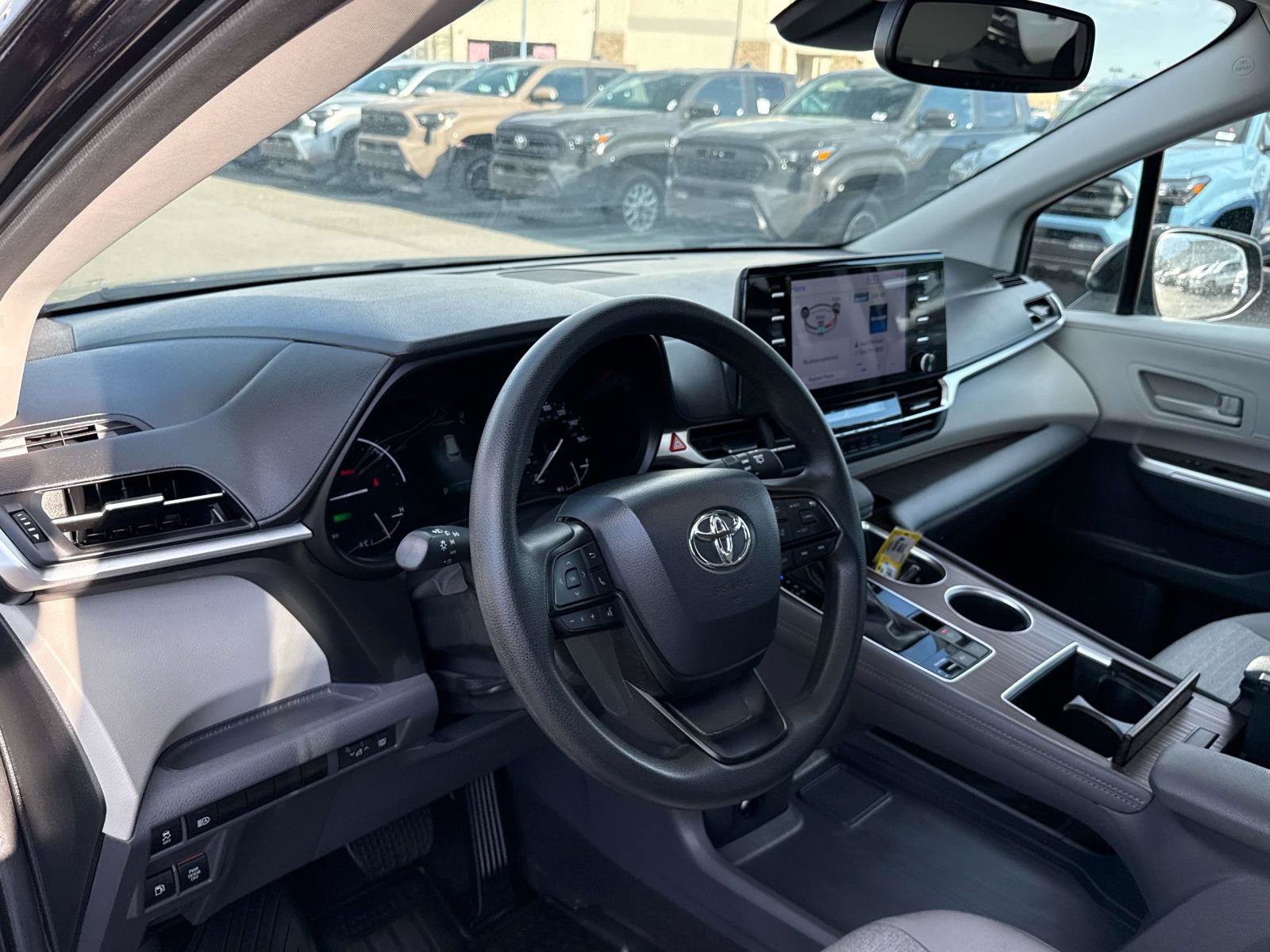 Used 2024 Toyota Sienna LE w/ LE Plus Package AWD/4WD image 10