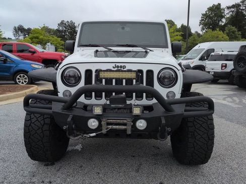 Used 2016 Jeep Wrangler Unlimited Sahara AWD/4WD image 9