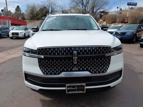 New 2026 Lincoln Navigator L Premier AWD/4WD image 2