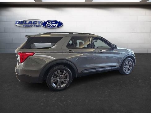 Used 2023 Ford Explorer XLT w/ Equipment Group 202A image 7