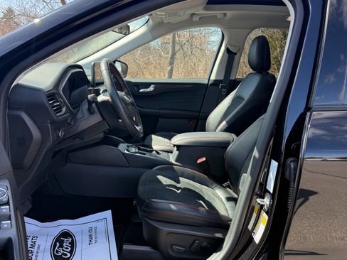 Used 2022 Ford Escape SEL w/ SEL Stealth AWD Package image 10