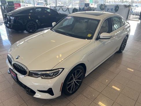 Used 2021 BMW 330e w/ Convenience Package image 14