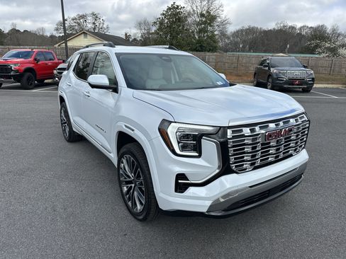 Used 2026 GMC Terrain Denali w/ LPO, Floor Liner Package image 3