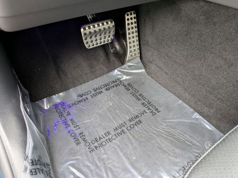 Certified 2025 Mercedes-Benz GLC 300 4MATIC image 9