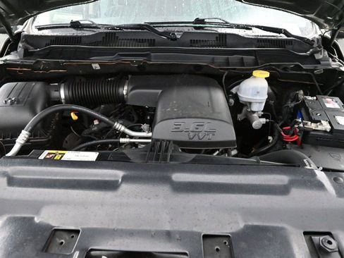 Used 2021 RAM 1500 Classic SLT image 30