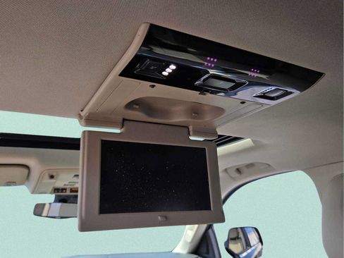 Used 2020 Cadillac Escalade Luxury AWD/4WD image 16
