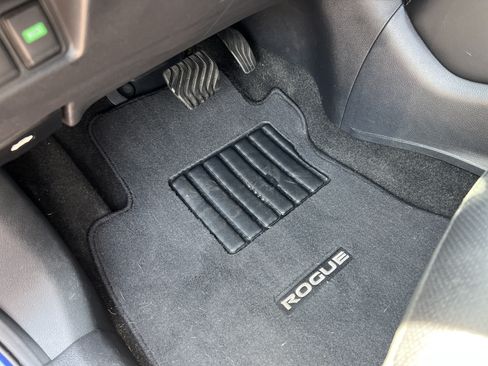 Used 2020 Nissan Rogue SL AWD/4WD image 17