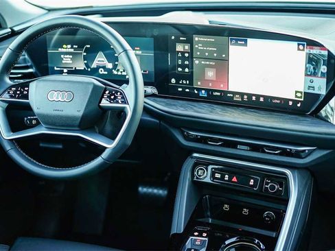 New 2025 Audi Q5 Premium Plus image 12